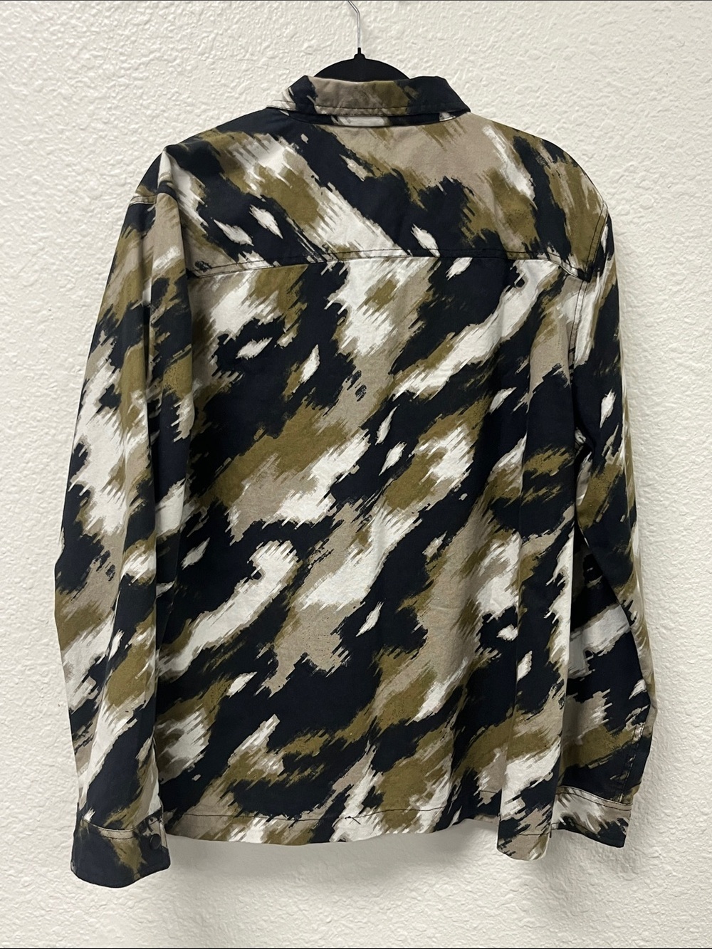 Topman Black Olive White Abstract Print Shacket Jacket
#1174 - Picture 3 of 4